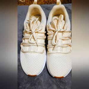 PUMA Ladies' Prowl Knit Sneaker Cream Shoe Size 8.5M